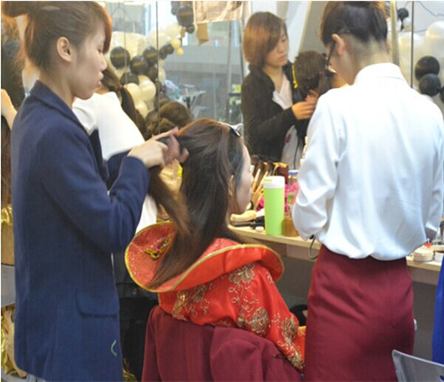 广州新时代化妆培训学校
